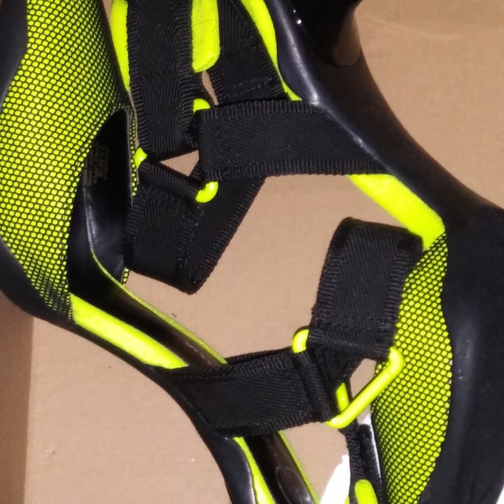 Heel - Picture 2 of 3